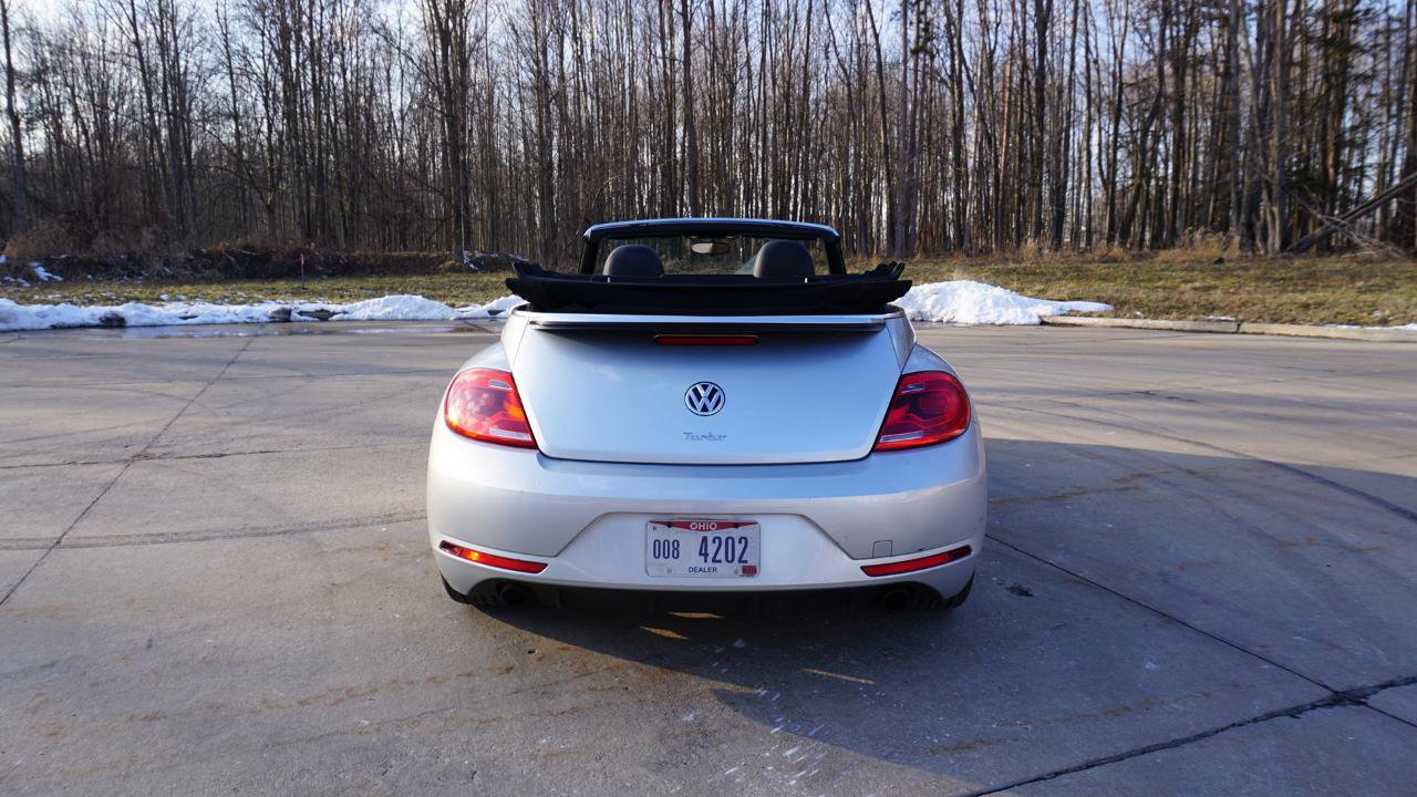 Used 2013 Volkswagen Beetle 2.0T image 4