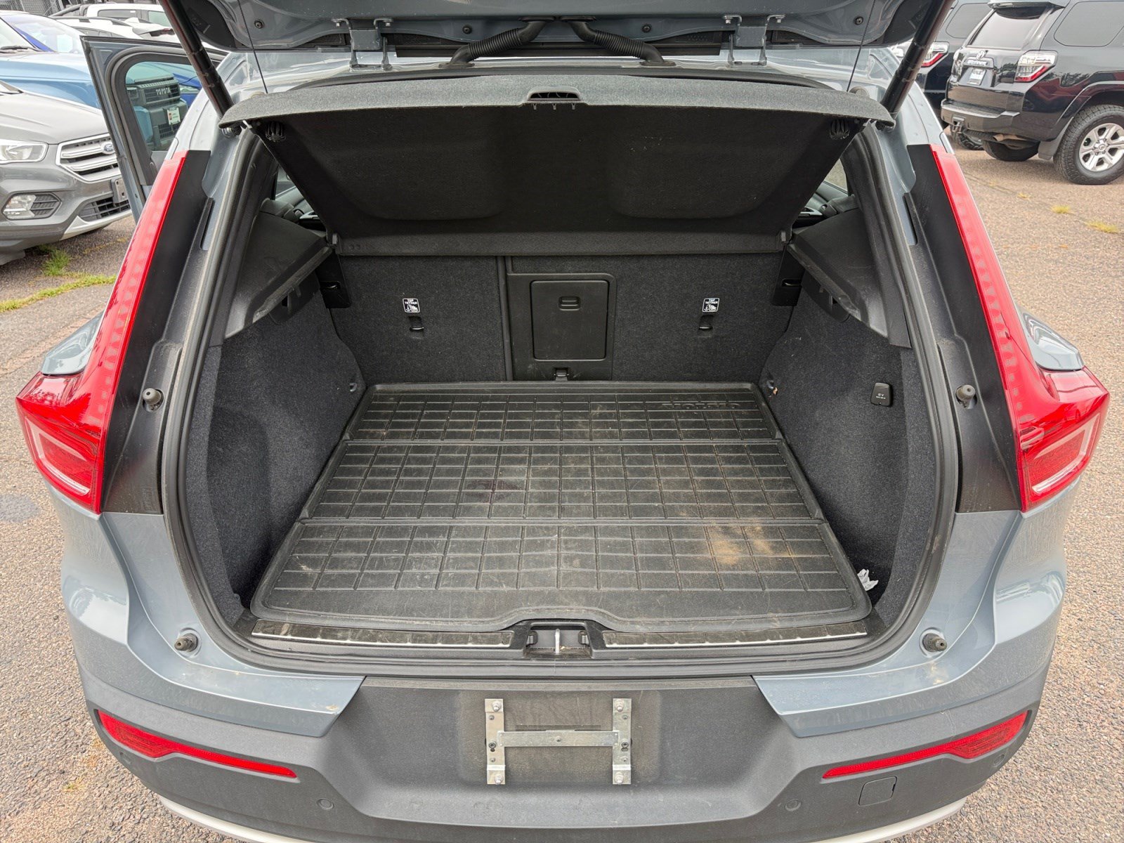 Used 2023 Volvo XC40 B5 Ultimate w/ Climate Package AWD/4WD image 32
