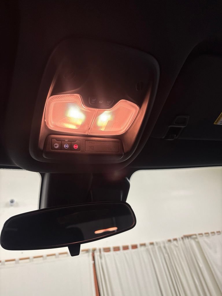 Used 2025 Chevrolet TrailBlazer RS FWD image 14