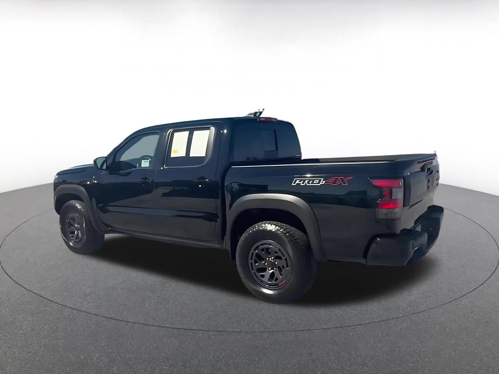 Used 2026 Nissan Frontier PRO-4X AWD/4WD image 8