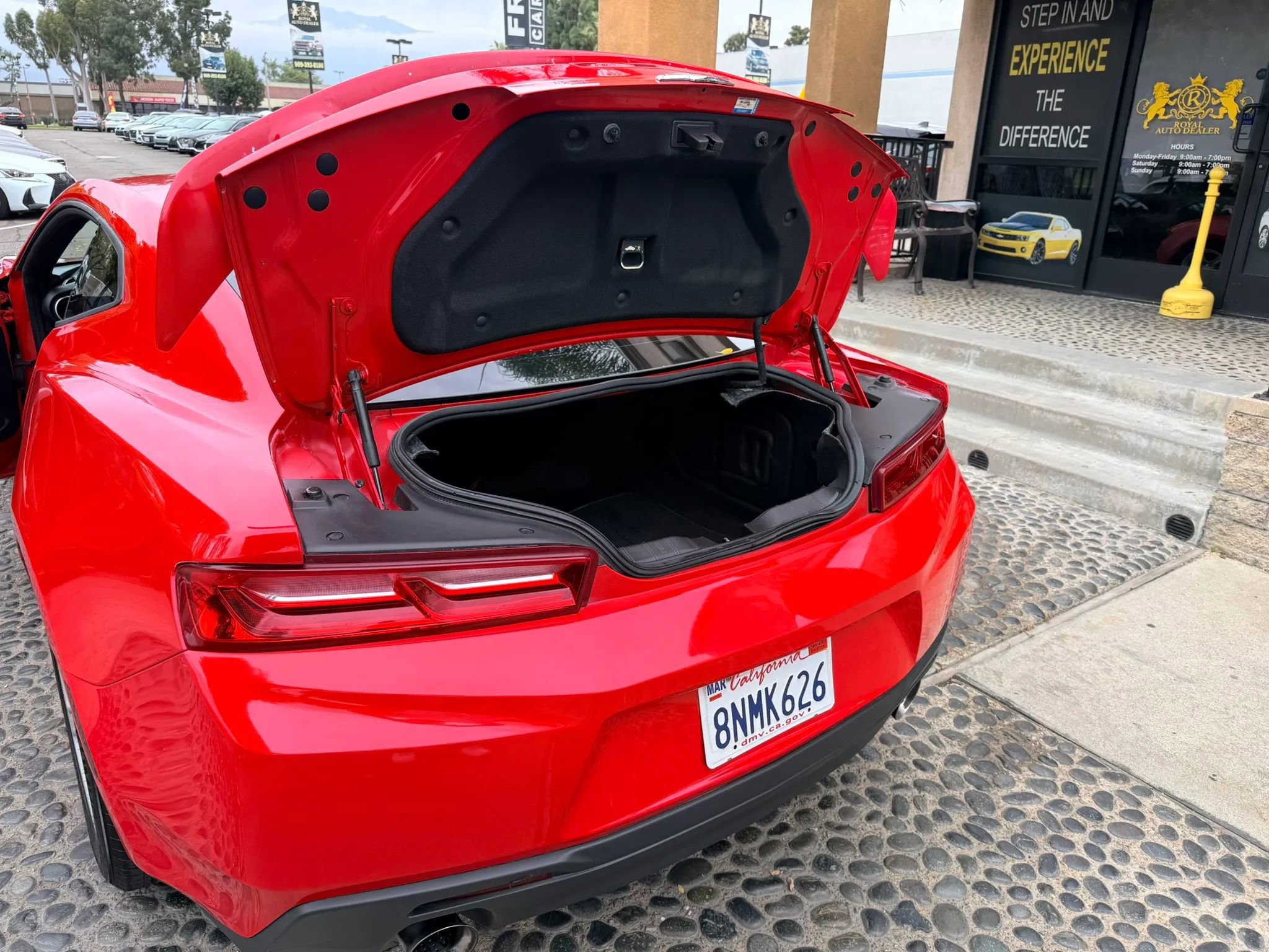 Used 2018 Chevrolet Camaro LT RWD image 12