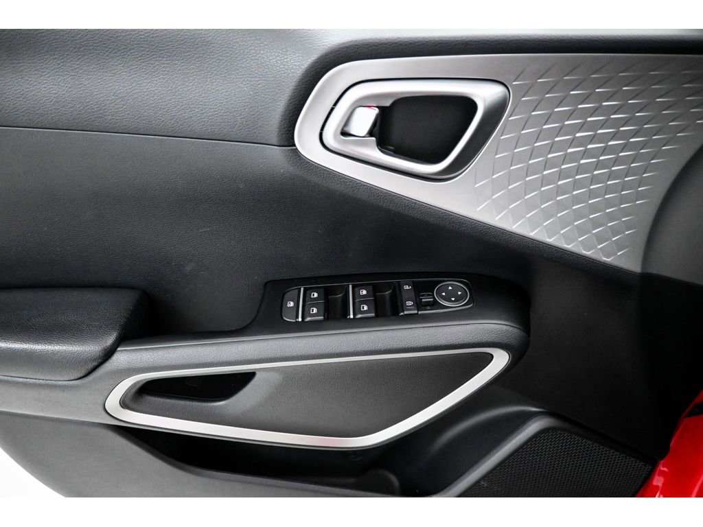 Used 2021 Kia Soul LX FWD image 29