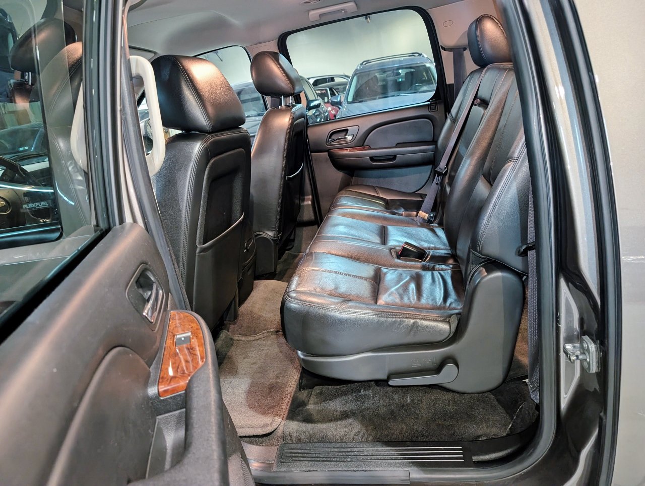 Used 2014 Chevrolet Suburban LT AWD/4WD image 22