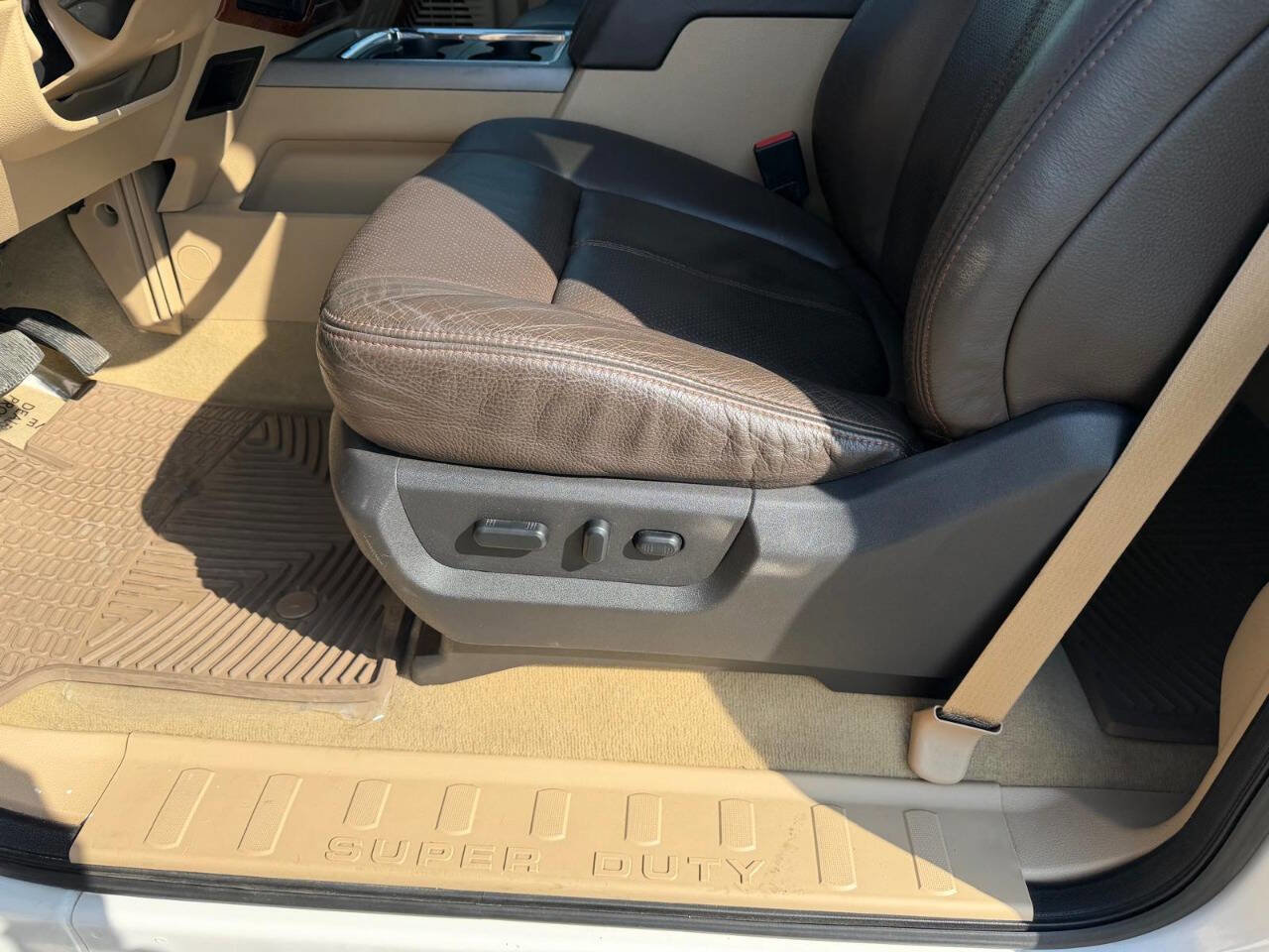 Used 2015 Ford F250 King Ranch w/ FX4 Off-Road Package image 27