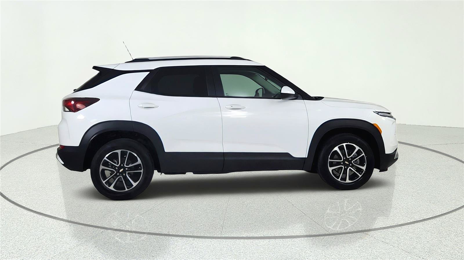 Used 2025 Chevrolet TrailBlazer LT FWD image 7