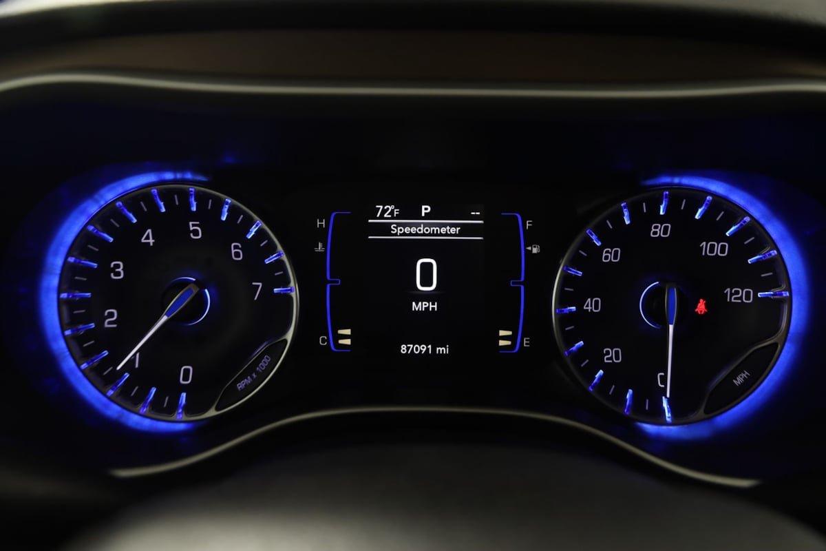 Used 2018 Chrysler Pacifica Touring-L FWD image 17