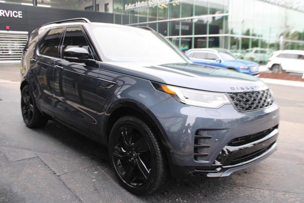 Certified 2024 Land Rover Discovery Dynamic SE image 8