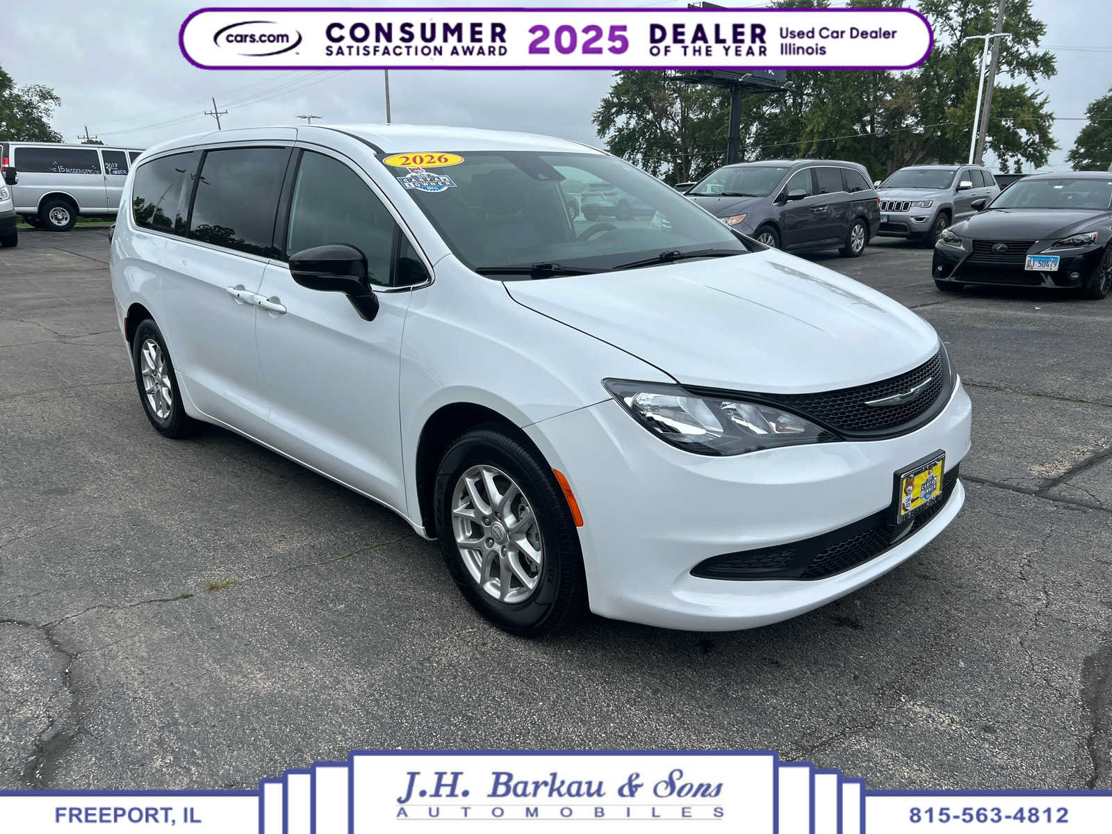 Used 2026 Chrysler Voyager LX FWD image 1