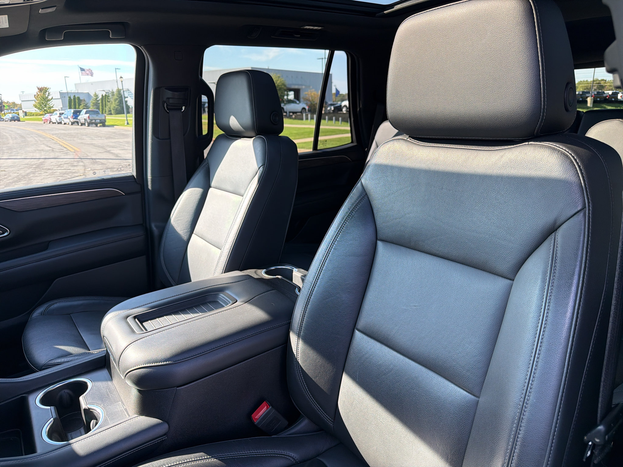 Used 2021 Chevrolet Tahoe LT w/ LT Signature Package AWD/4WD image 18
