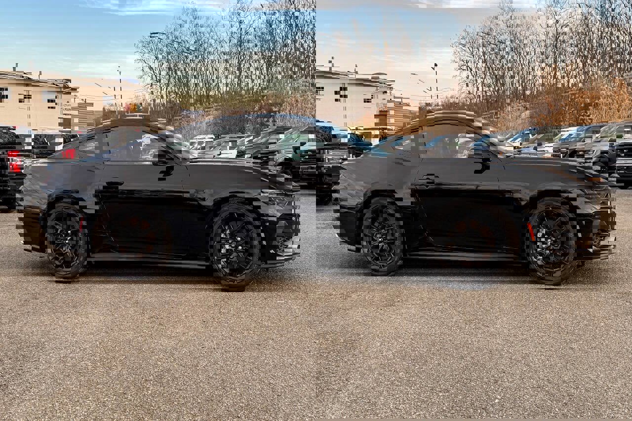 Used 2024 Ford Mustang GT Premium image 2