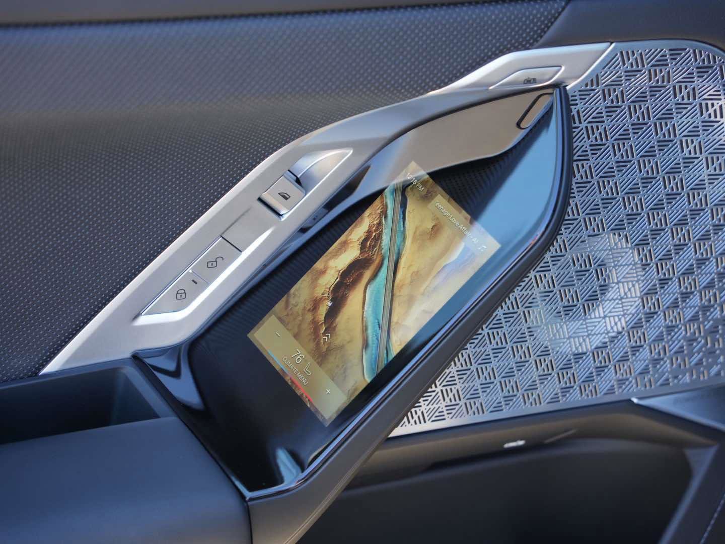 Used 2025 BMW 760i xDrive w/ Executive Package image 12