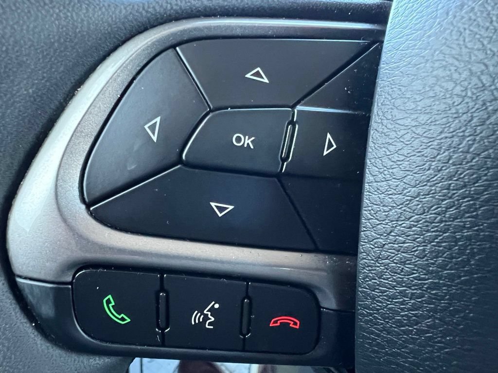 Used 2022 Jeep Renegade Latitude AWD/4WD image 41