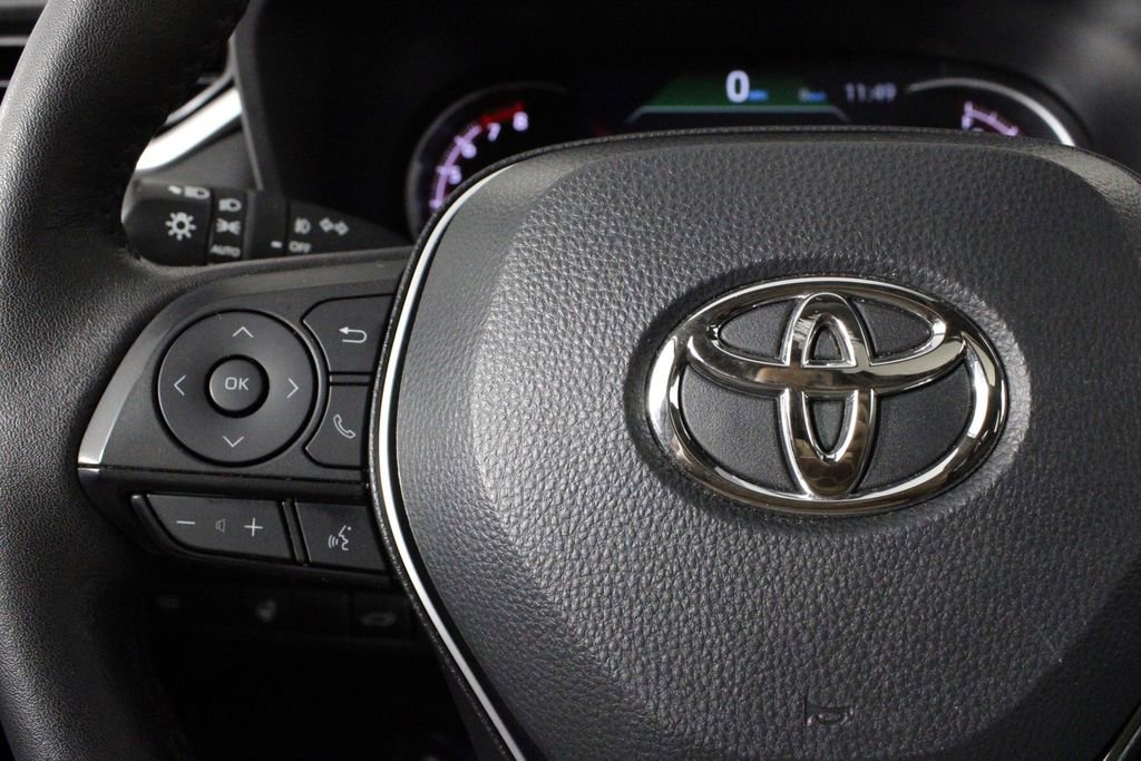 Used 2023 Toyota RAV4 XLE Premium image 24