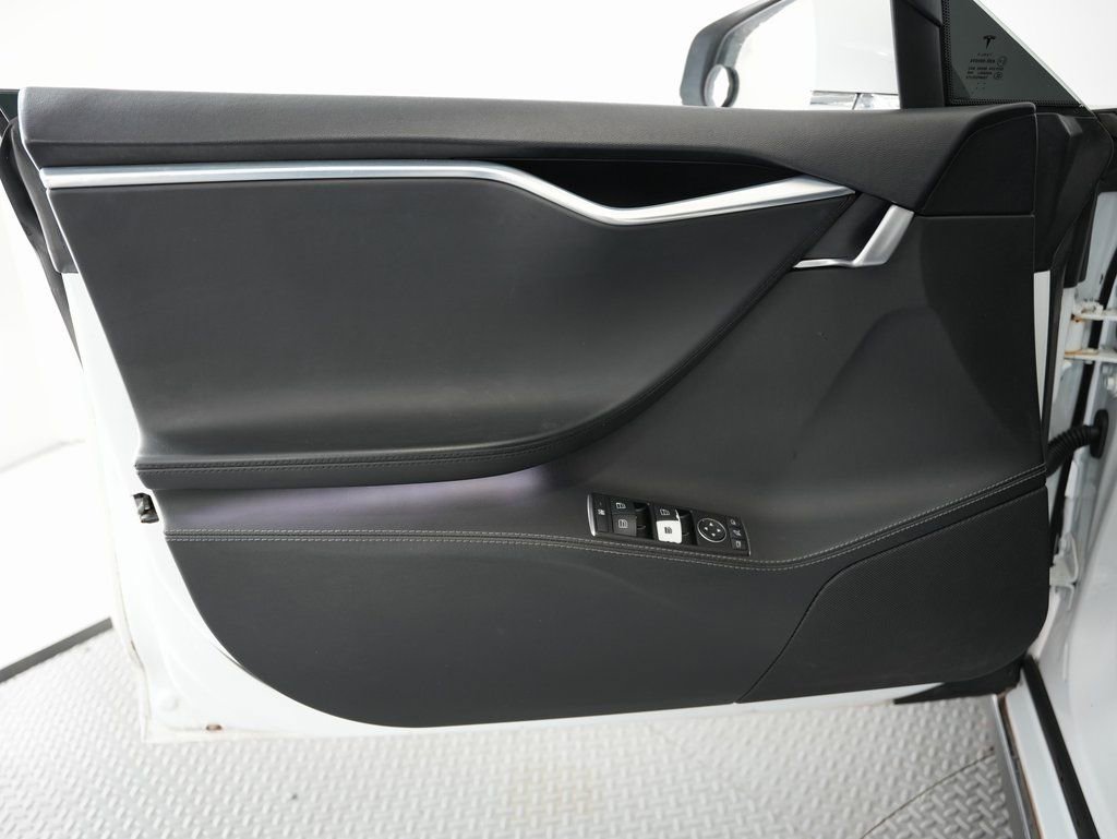 Used 2014 Tesla Model S 60 image 37