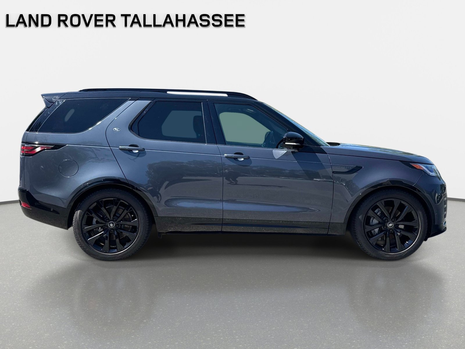Used 2026 Land Rover Discovery Dynamic SE AWD/4WD image 4