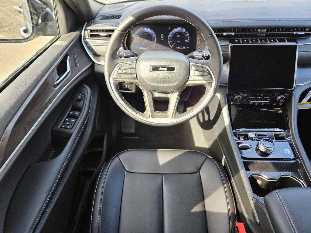 New 2025 Jeep Grand Cherokee Limited image 13