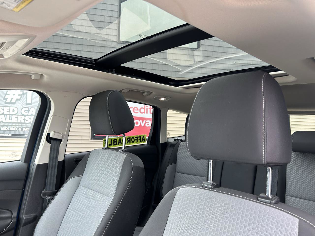 Used 2017 Ford Escape SE w/ SE Cold Weather Package AWD/4WD image 18