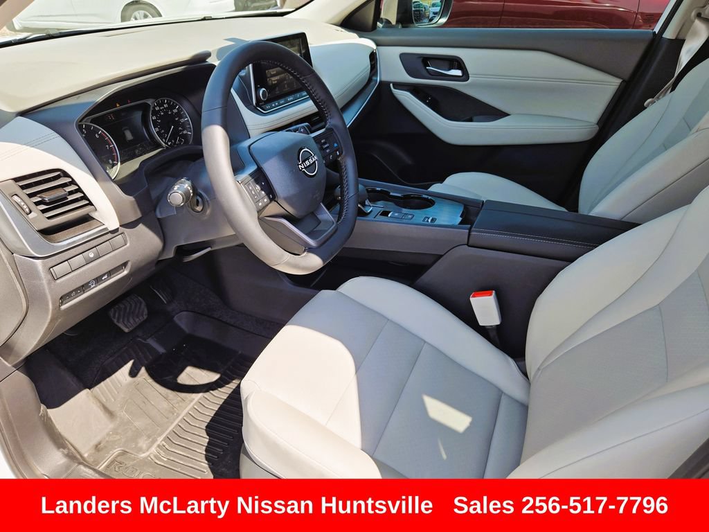 Used 2026 Nissan Rogue Dark Armor FWD image 17