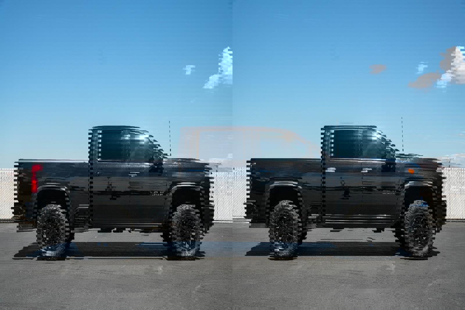 Used 2022 Chevrolet Silverado 3500 High Country image 9