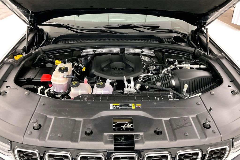 Used 2022 Jeep Grand Cherokee Limited 4xe image 25