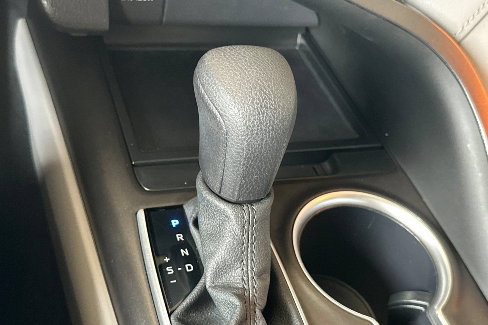 Used 2024 Toyota Camry LE w/ Convenience Package FWD image 24