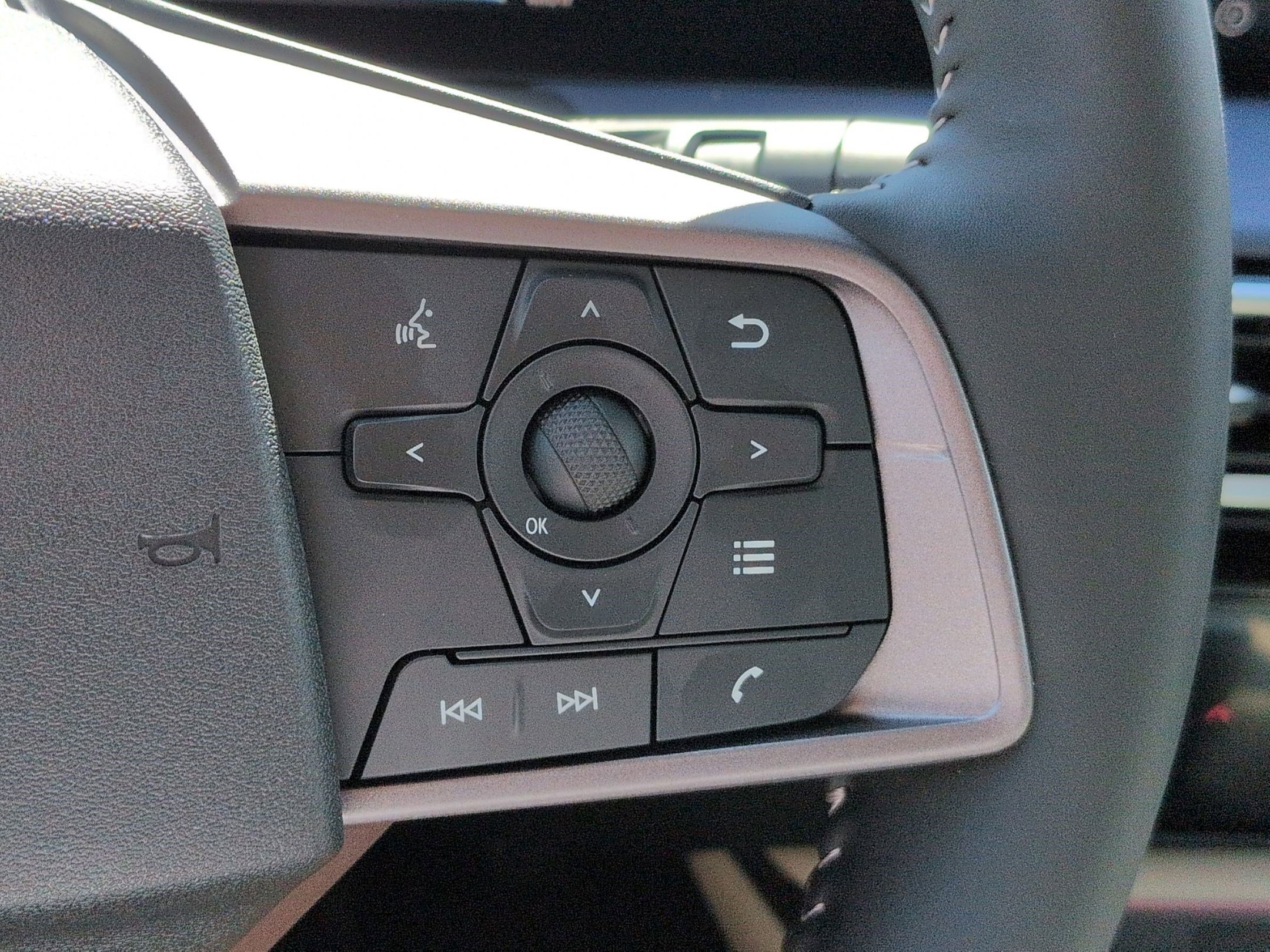 New 2026 Nissan Sentra SL w/ Floor Mat Package FWD image 15