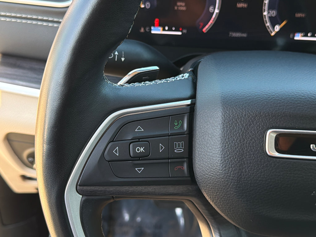 Used 2022 Jeep Grand Cherokee Limited AWD/4WD image 25