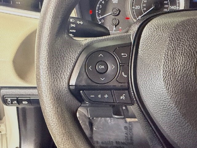Used 2020 Toyota Corolla LE FWD image 13