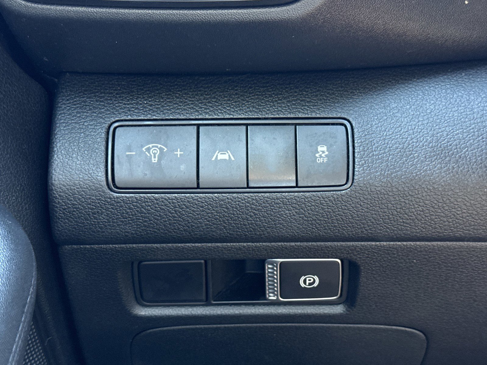 Certified 2022 Hyundai Santa Fe SEL image 18