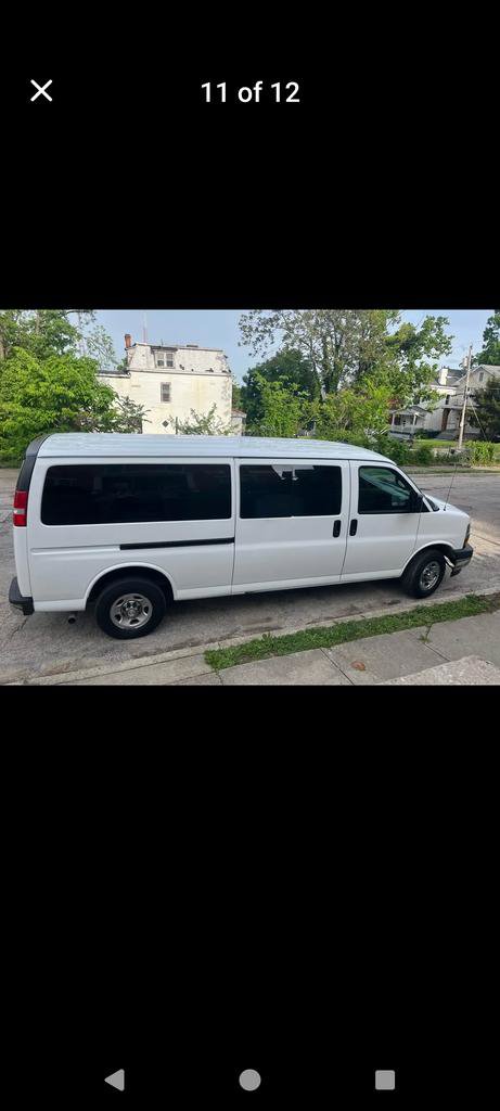 Used 2020 Chevrolet Express 3500 LT w/ LT Preferred Equipment Group RWD image 3