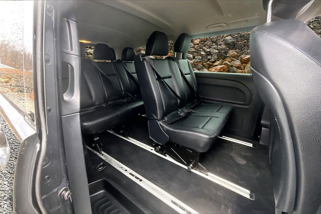 Used 2018 Mercedes-Benz Metris Passenger image 25