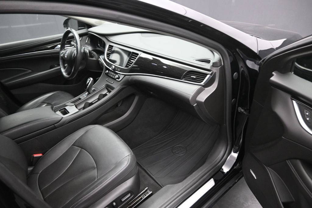 Used 2018 Buick LaCrosse Essence w/ Sun and Shade Package FWD image 10