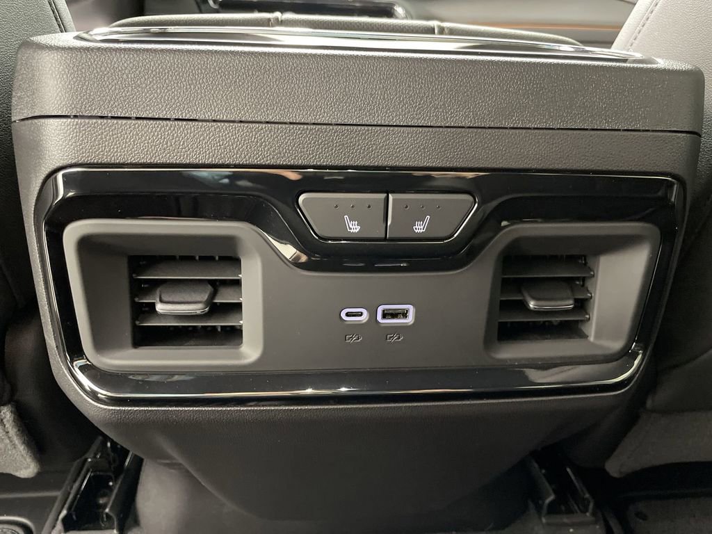 Used 2024 GMC Sierra 1500 AT4 w/ Technology Package image 21