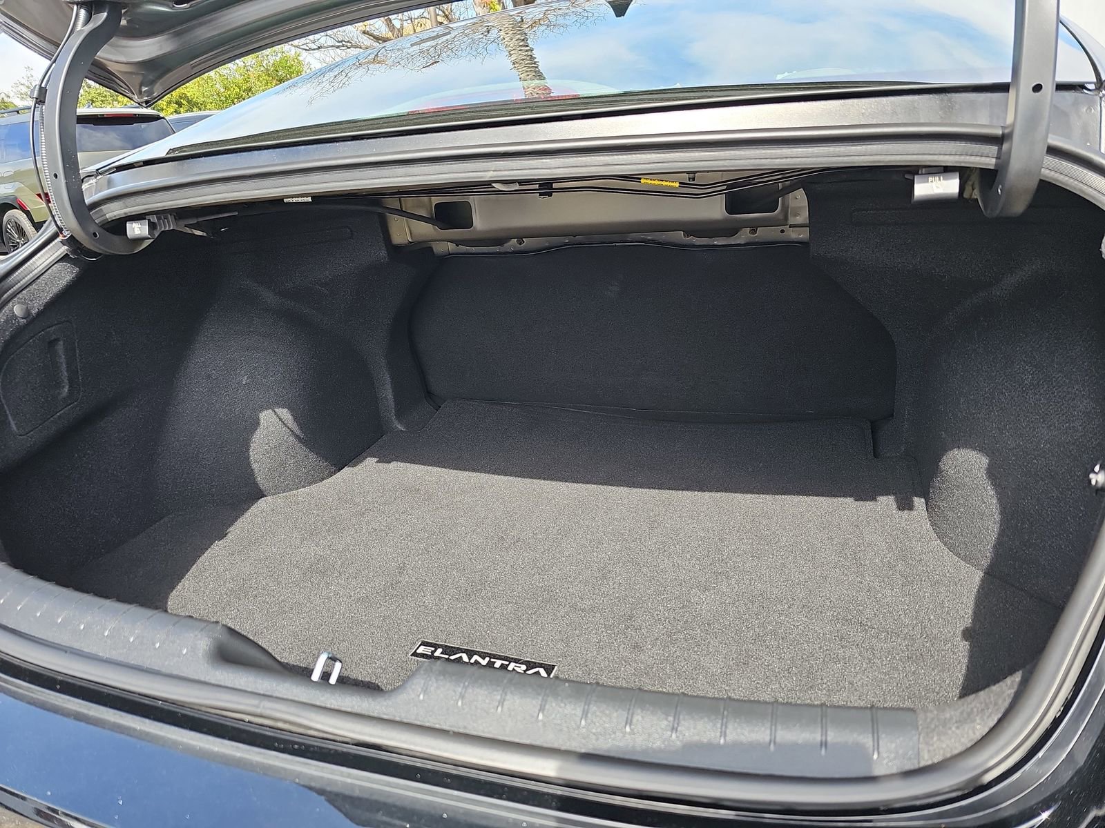 Certified 2023 Hyundai Elantra SEL image 12