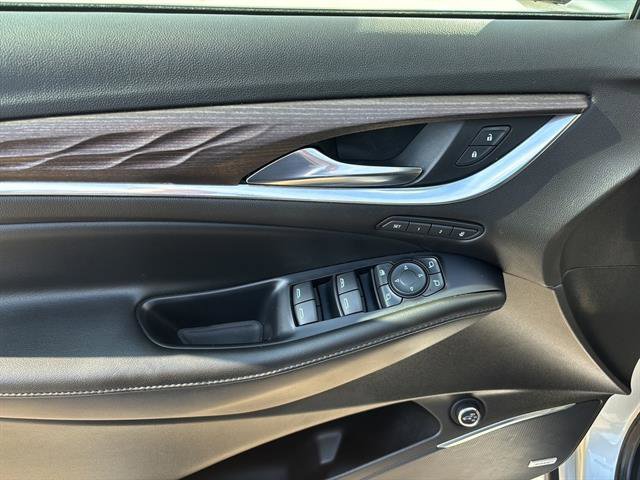 Used 2022 Buick Enclave Avenir w/ Avenir Technology Package image 14