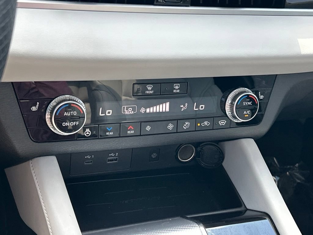 Used 2025 Mitsubishi Outlander 4WD Plug-In Hybrid image 31