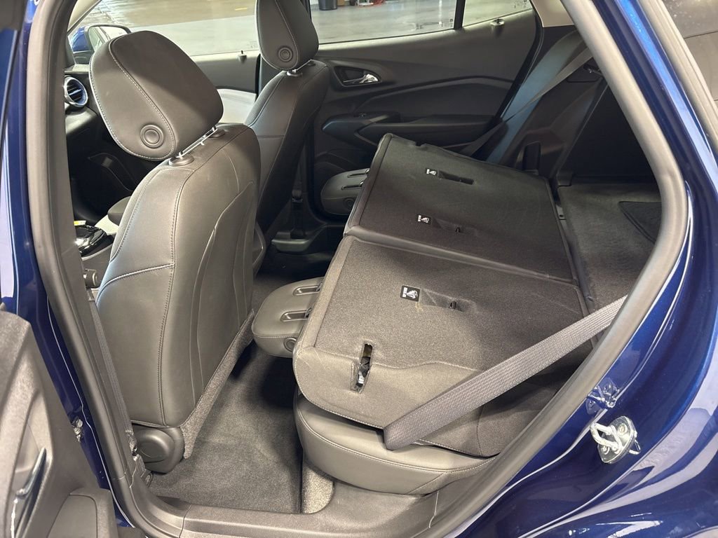 Used 2024 Chevrolet Trax LT w/ Driver Confidence Package FWD image 31