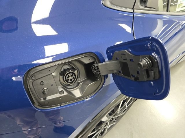 New 2026 Toyota Prius Plug-In Hybrid FWD image 8