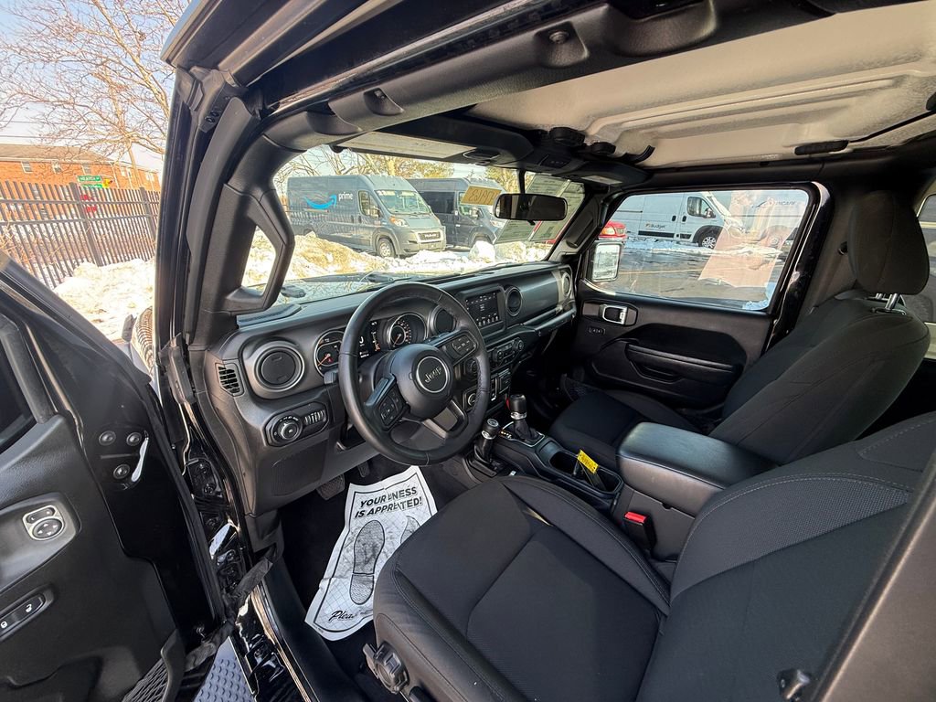 Used 2022 Jeep Wrangler Sport S image 9