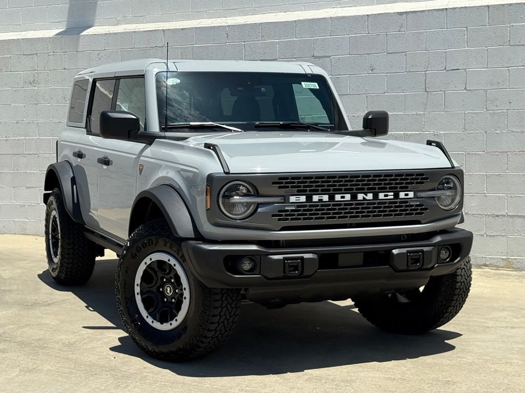 New 2026 Ford Bronco Badlands w/ Sasquatch Package AWD/4WD image 2