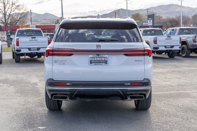 Used 2025 Buick Enclave Preferred AWD/4WD image 4