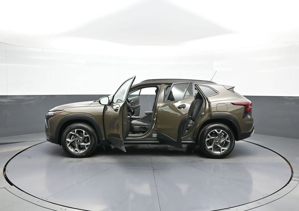Used 2024 Chevrolet Trax LT w/ Driver Confidence Package image 41