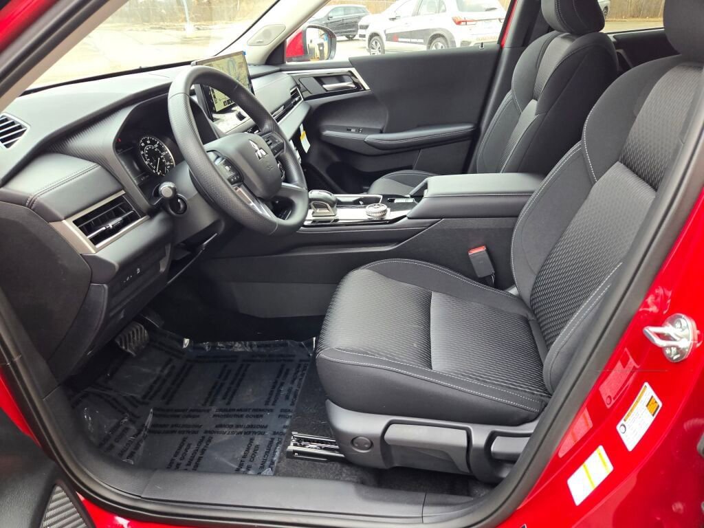 New 2026 Mitsubishi Outlander ES AWD/4WD image 13