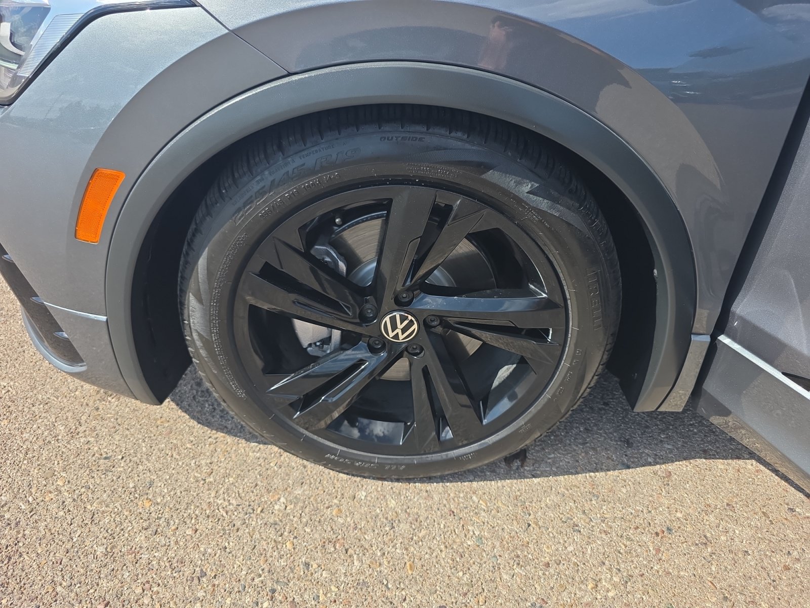 Used 2024 Volkswagen Tiguan SE R-Line FWD image 26