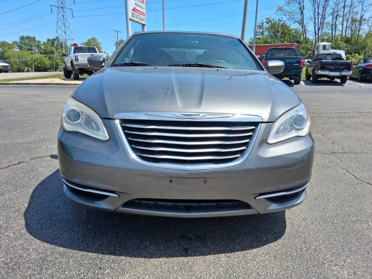 Used 2012 Chrysler 200 Touring FWD image 2