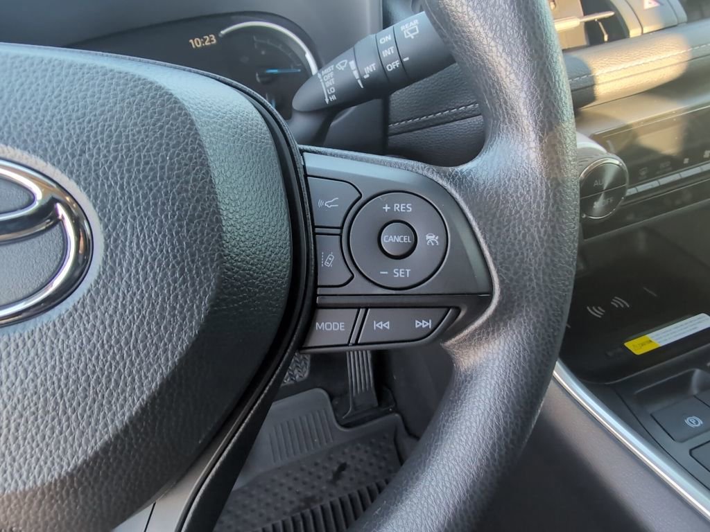 Used 2025 Toyota RAV4 XLE image 15