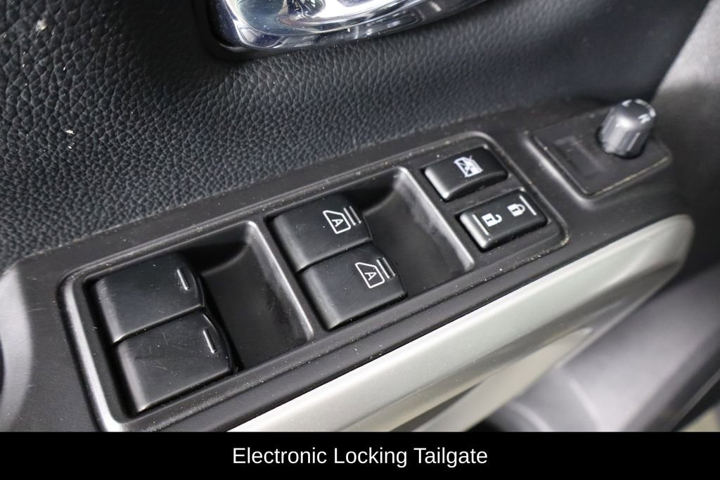 Used 2021 Nissan Titan SV w/ SV Convenience Package image 20