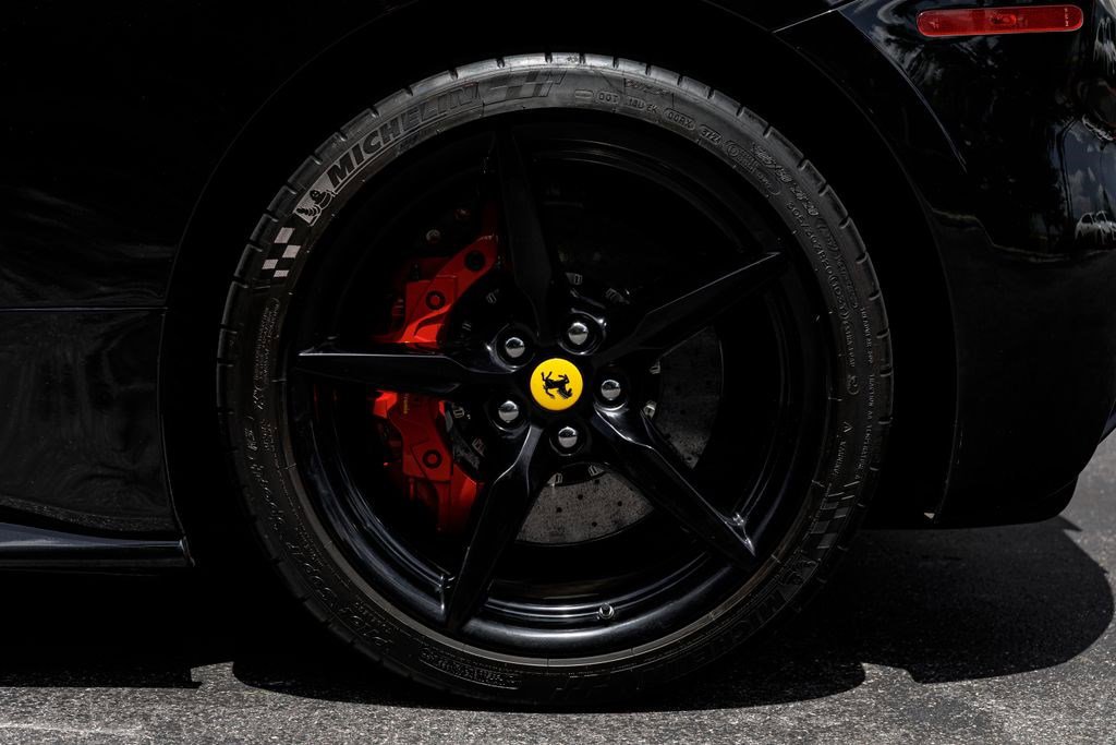 Used 2018 Ferrari 488 Spider image 39