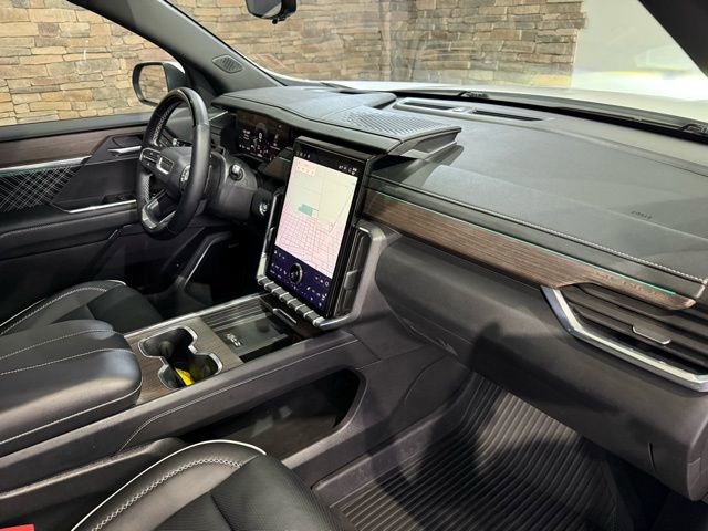 Used 2025 GMC Acadia Denali w/ Super Cruise Package image 28