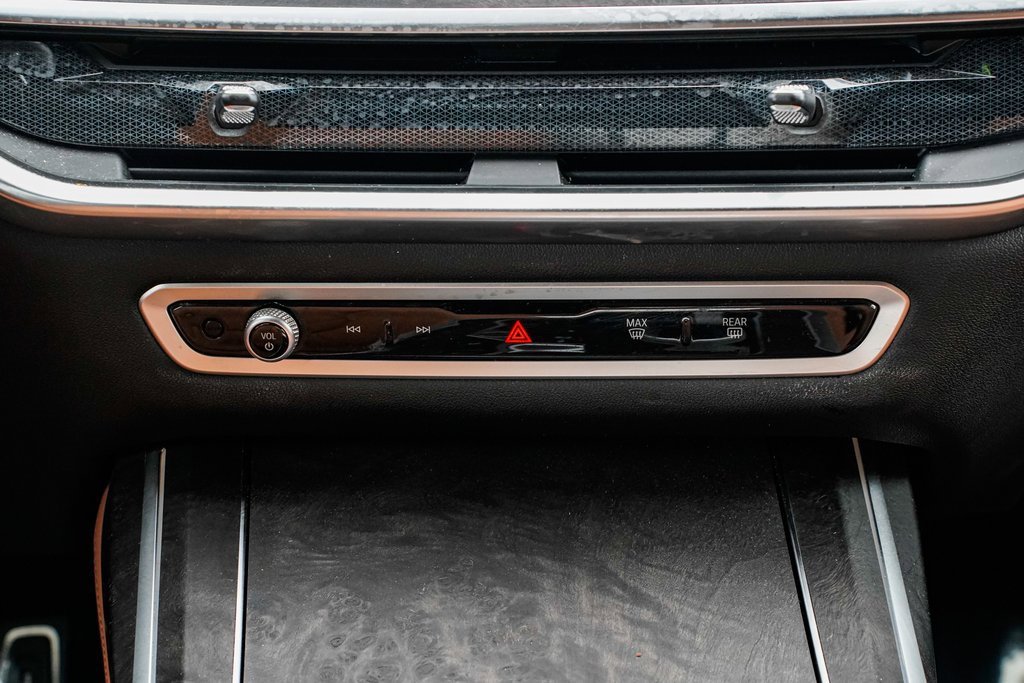 Used 2023 BMW X7 xDrive40i w/ M Sport Package image 14